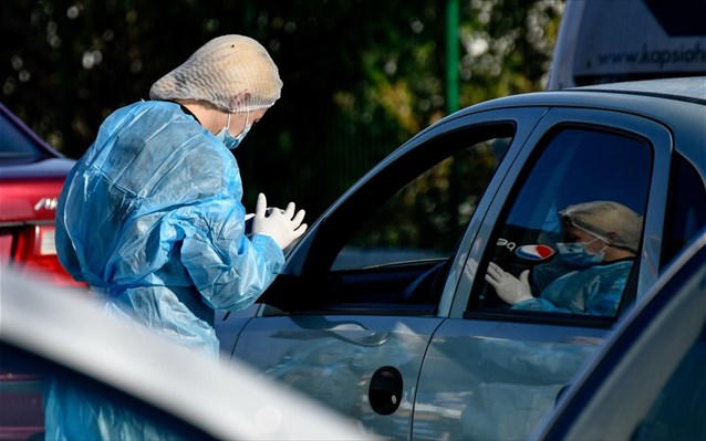  Αρνητικά σήμερα και τα 1.285 rapid tests μέσα από το αυτοκίνητο στην Αθήνα ανακοίνωσε ο ΕΟΔΥ