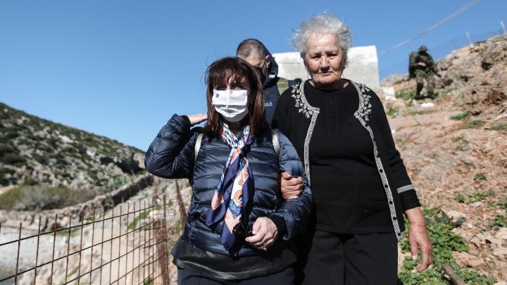  Σακελλαροπούλου στην Κίναρο: Η κυρά Ρήνη συμβολίζει τα φετινά Χριστούγεννα – Είναι μοναχική και γενναία η ίδια