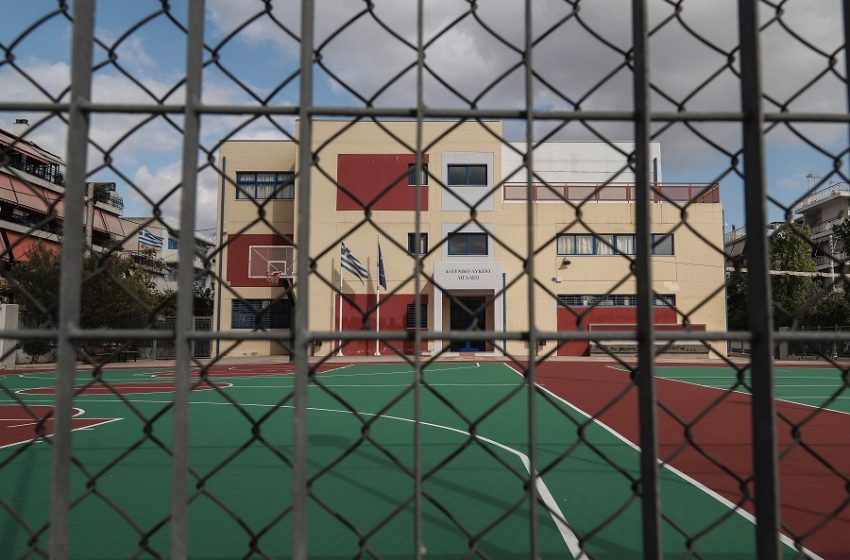  “Φρένο” στην Κεραμέως από Λινού, Γώγο, Σαρηγιάννη για άνοιγμα των σχολείων 8 Ιανουαρίου