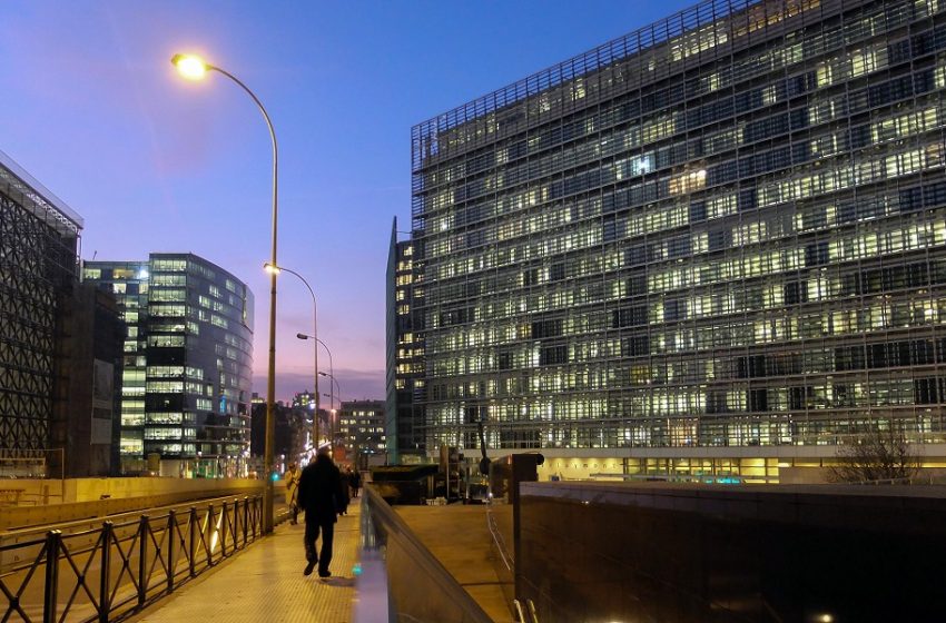  “Διαρροή” Print Screen αποκάλυψε τις τιμές των εμβολίων – Ποιος έκανε το… λάθος