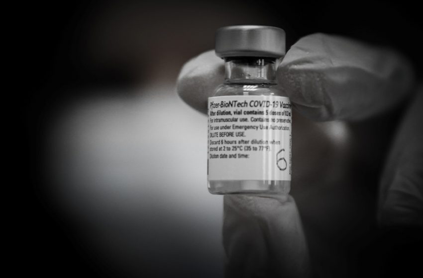  Δόσεις εμβολίων: Δικαιολογείται η τακτική της Μ.Βρετανίας;  Μιλάει στο libre o Γκίκας Μαγιορκίνης