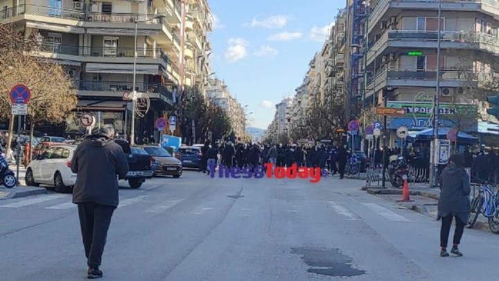  Θεσσαλονίκη: Επεισόδια μετά το φοιτητικό συλλαλητήριο με πέτρες και μάρμαρα (vid)