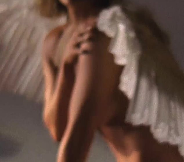  “Γυμνός άγγελος” η Τζένιφερ Λόπεζ (εικόνες & vid)