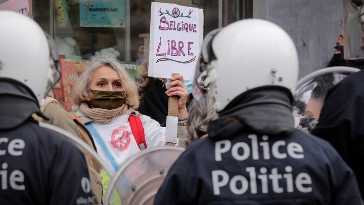  Προληπτικές προσαγωγές στις Βρυξέλλες για την αποτροπή διαδηλώσεων κατά των περιοριστικών μέτρων