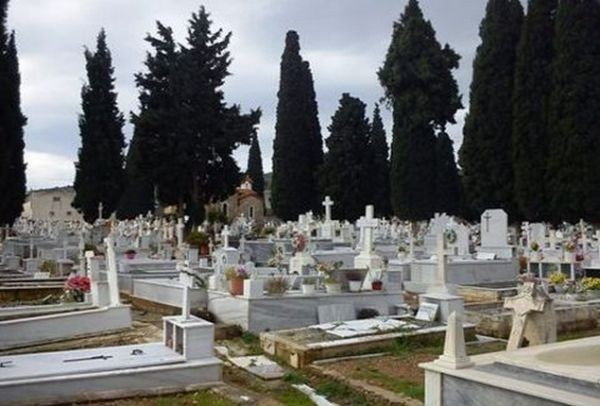  Πάτρα: Σε αναμονή οι κηδείες, γέμισαν τα νεκροταφεία