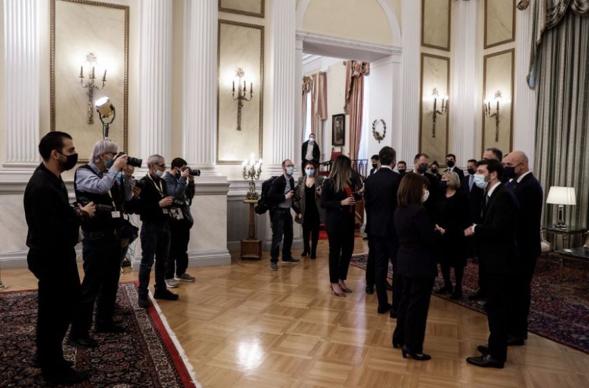  Ορκίστηκε με…rapid test η πρώτη ομάδα των νέων υπουργών και υφυπουργών της κυβέρνησης