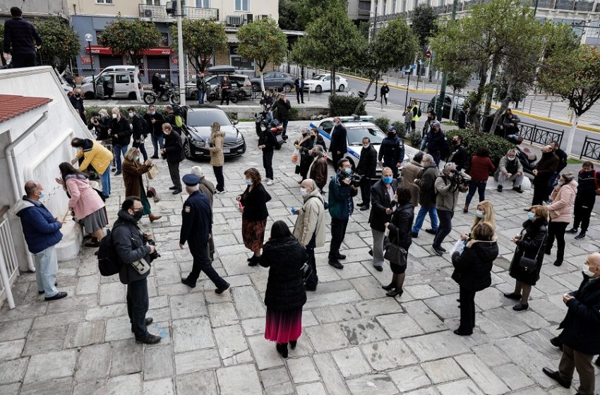  Σοκαρισμένοι οι επιστήμονες για το συνωστισμό στις εκκλησίες – Μιλούν για επερχόμενη τραγωδία, φαινόμενο Θεσσαλονίκης σ’ όλη τη χώρα, αύξηση θυμάτων, νέα μέτρα