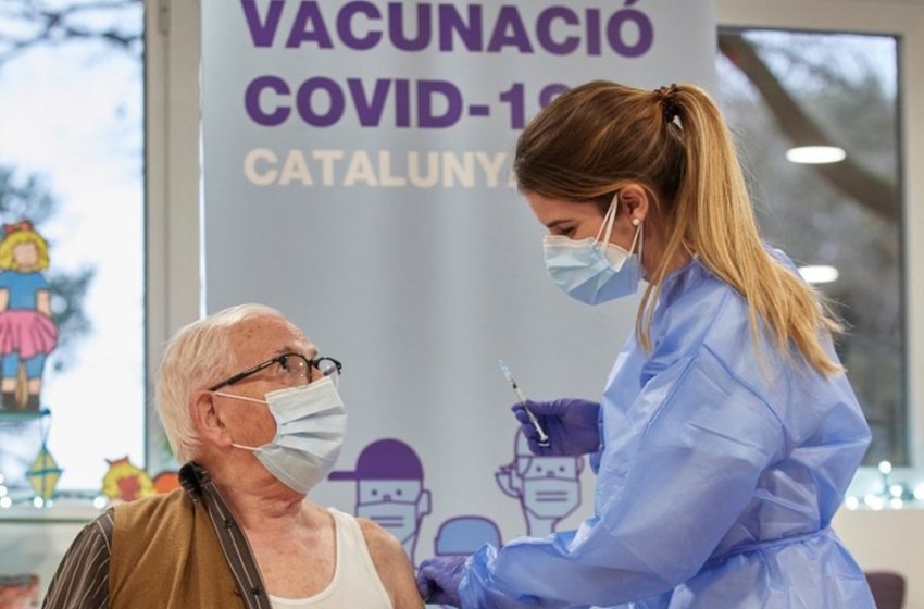  Ισπανία: Περισσότερα από 2,1 εκατομμύρια άνθρωποι έχουν εμβολιαστεί