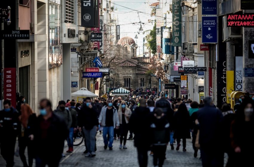  Τα ανοιχτά καταστήματα έβγαλαν τον κόσμο στον δρόμο – Κίνηση σε Αθήνα και Θεσσαλονίκη