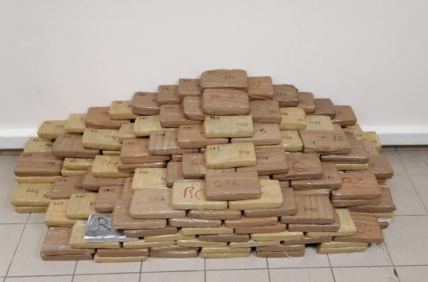  Θεσσαλονίκη : Κατασχέθηκαν 320 κιλά κοκαΐνης – Στα 100 εκατ. ευρώ η αξία της – Τρεις συλλήψεις