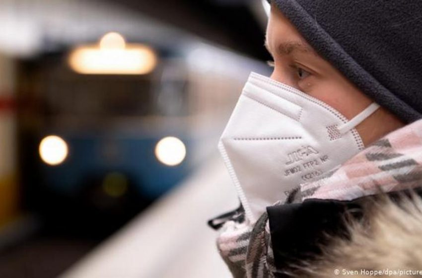  Κοροναϊός: “Έξυπνη” μάσκα αλλάζει χρώμα όταν δεν φιλτράρει τον αέρα