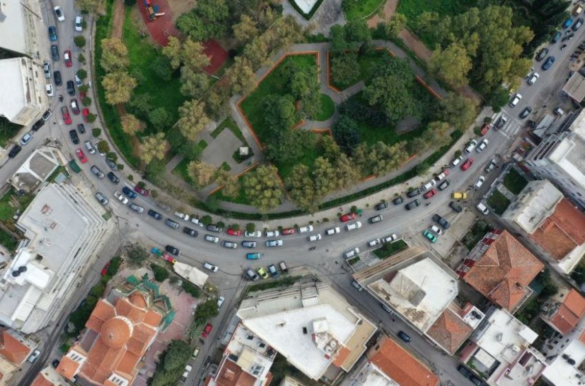  Αντιδρούν οι κάτοικοι της Χίου στη νέα δομή προσφύγων με αυτοκινητοπορεία (vid)