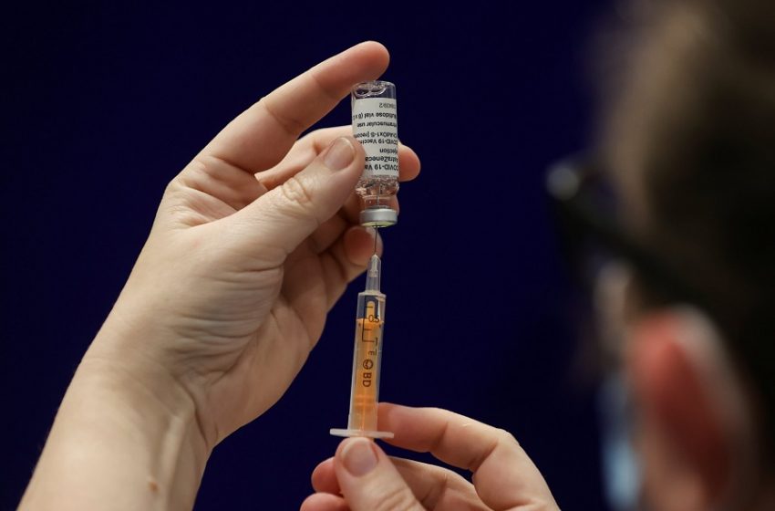  Σύψας: Επιστρέφουμε στην εποχή της Γουχάν, τα εμβόλια είναι λιγότερο αποδοτικά στη νοτιοαφρικανική μετάλλαξη