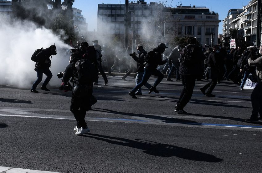  Πανεκπαιδευτικό: Χημικά σε Αθήνα και Θεσσαλονίκη (vids-εικόνες)