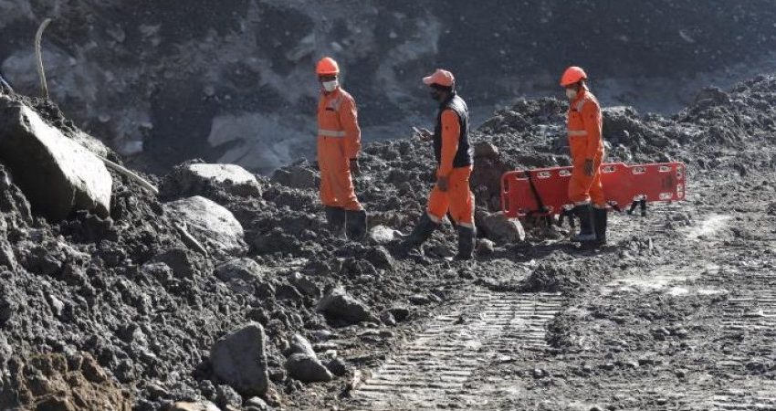  Ινδία: Λεωφορείο βούτηξε σε κανάλι.Τουλάχιστον 39 νεκροί