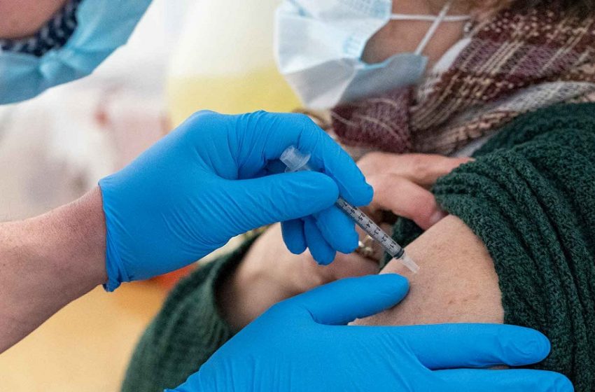  70χρονος πέθανε 25 λεπτά μετά τον εμβολιασμό του για COVID