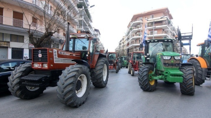  Αγρότες: Ενισχύεται το μπλόκο στον κόμβο της Νίκαιας