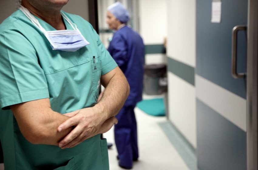  Ρόδος: Στέλνουν γιατρούς του ΕΣΥ να χειρουργούν σε ιδιωτική κλινική – Καταγγελία από την ΠΟΕΔΗΝ