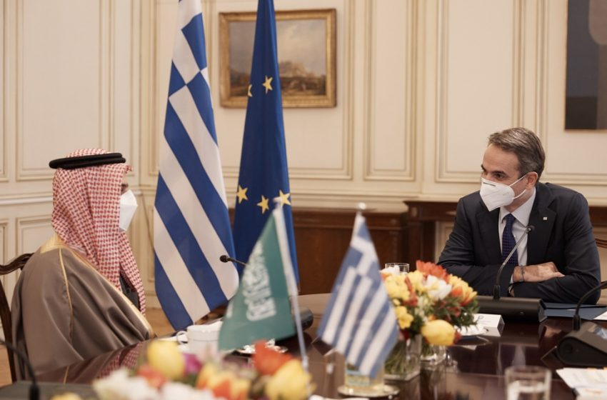  Η Ελλάδα καταδικάζει την πυραυλική επίθεση στη Σαουδική Αραβία – Συνάντηση Κυρ. Μητσοτάκη με τον ΥΠΕΞ