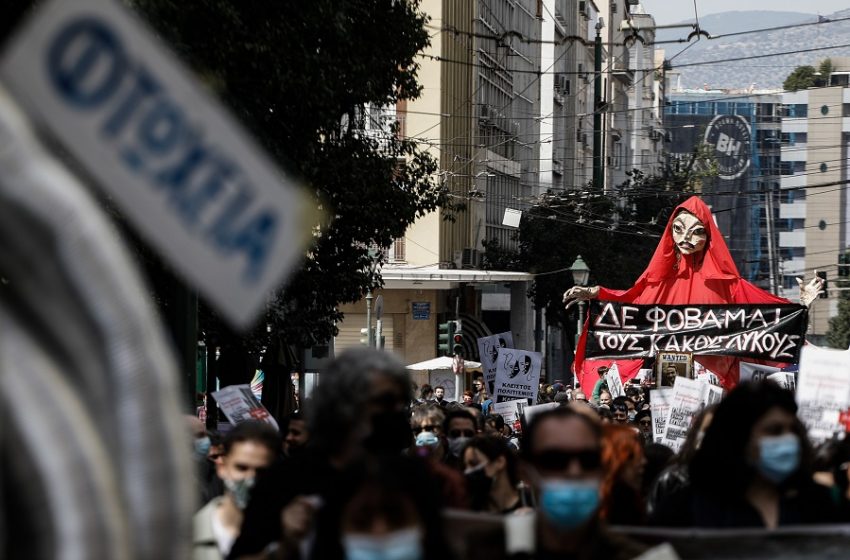  Ψαλιδισμένο δώρο Πάσχα για 1 εκατομμύριο εργαζόμενους σε αναστολή