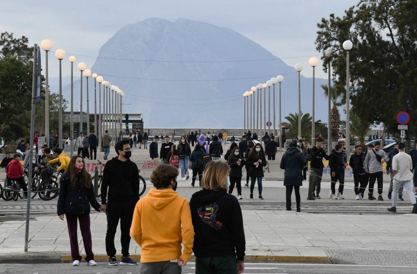  Ολοταχώς για 3000 κρούσματα με… σκληρό lockdown σ’ όλη τη χώρα – Ο Σαρηγιάννης παίρνει θέση για τις συγκεντρώσεις