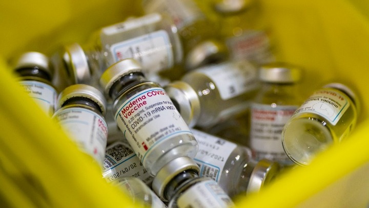  ΕΕ: Μέχρι τέλος Μαρτίου 107 εκατ. δόσεις εμβολίων, τα 30 εκατ. από την AstraZeneca