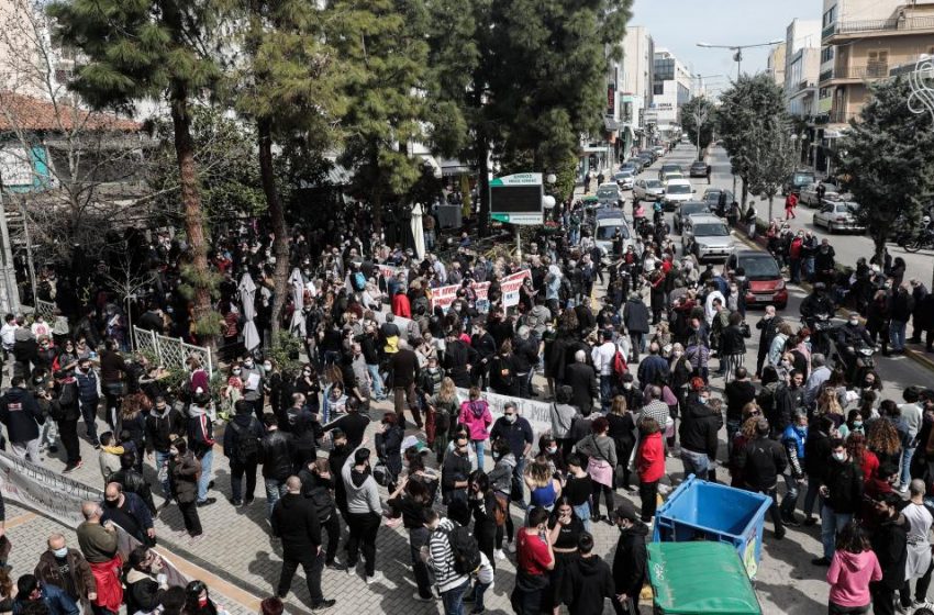  “Βιολογικό όπλο του ΣΥΡΙΖΑ ο κοροναϊός”- Επίθεση της κυβέρνησης κατά Τσίπρα- “Επενδύουν στην ένταση, φιάσκο οι χειρισμοί στα νοσοκομεία”, απαντά η Κουμουνδούρου