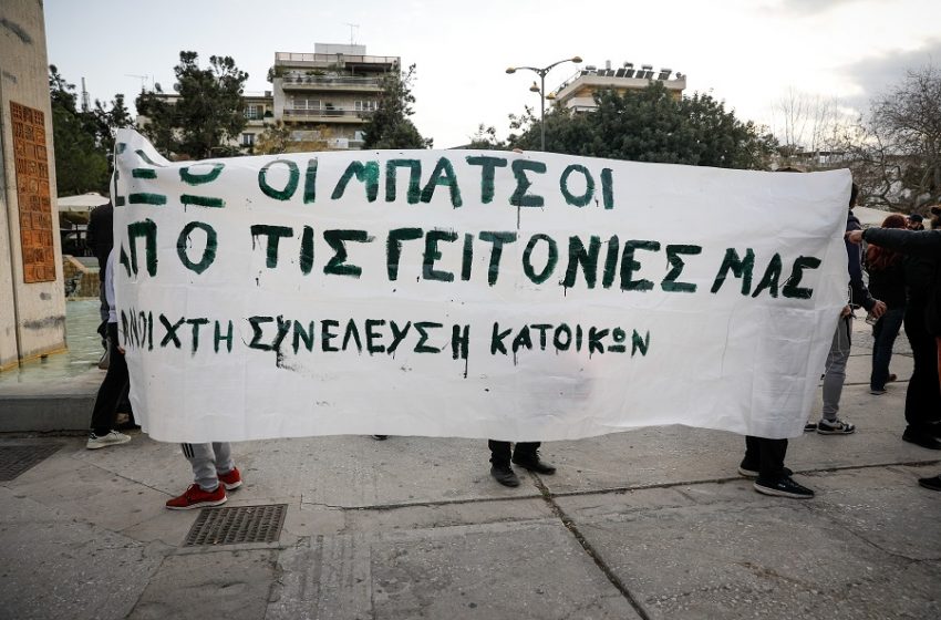  Αστυνομική βία εκτός ελέγχου: Σιγή ιχθύος Χρυσοχοΐδη, αμήχανη απάντηση Μαξίμου για την απρόκλητη επίθεση στη Νέα Σμύρνη – Τσίπρας: Ενορχηστρωτής ο Μητσοτάκης