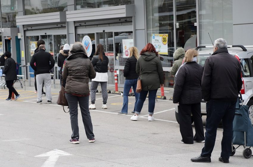  Άρση απαγόρευσης μετακίνησης στις 6: Σκέψεις μετά τις πιέσεις ειδικών, γιατρών, κομμάτων