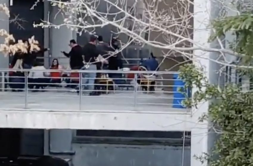  Viral το βίντεο από το …γλέντι της Τσικνοπέμπτης στο μπαλκόνι του υφυπουργείου Πολιτικής Προστασίας (vid)