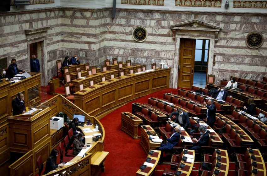  Κόντρα στη Βουλή για τη σύμβαση του προέδρου εργαζομένων στον Άγιο Σάββα (vid)