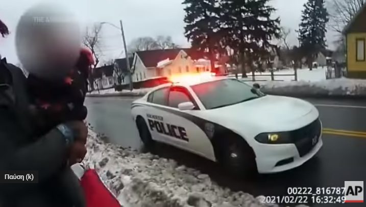  Νέο βίντεο αστυνομικής βίας: Σάλος από τη σύλληψη αφροαμερικανίδας και της τρίχρονης κόρης της