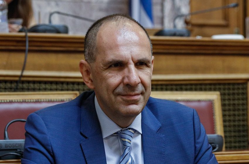  Γεραπετρίτης: Το εμβόλιο είναι το «διαβατήριο» για τη σωτηρία και την ανάκαμψη