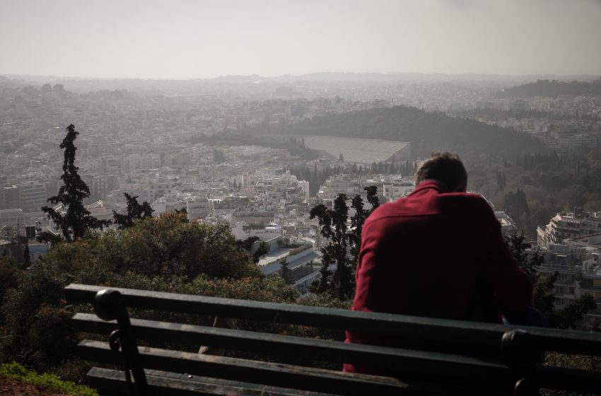  Συννεφιά, τοπικές βροχές και αφρικανική σκόνη την Κυριακή