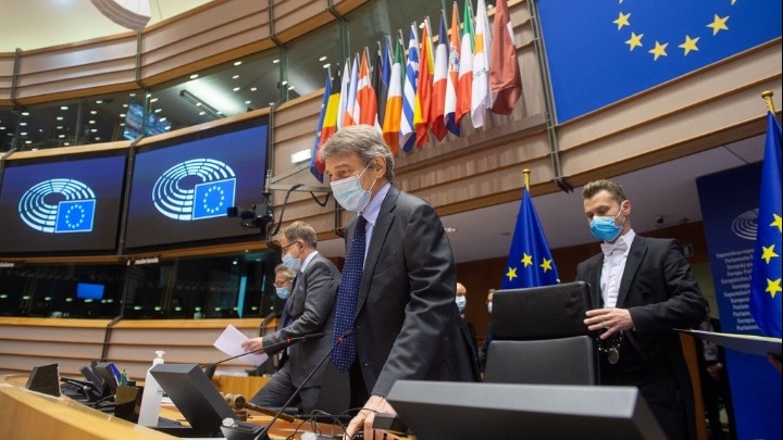  Το Ευρωπαϊκό Κοινοβούλιο ενέκρινε τη (μετά το Brexit) εμπορική συμφωνία με τη Βρετανία