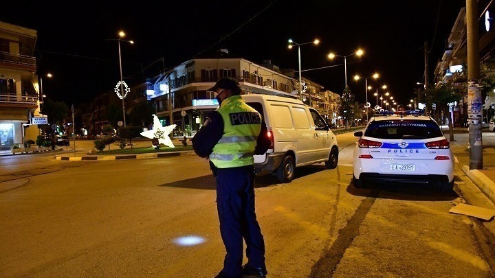  Κοροναϊός: Μία σύλληψη και 148 παραβάσεις στην πλατεία Αγίου Γεωργίου στην Κυψέλη