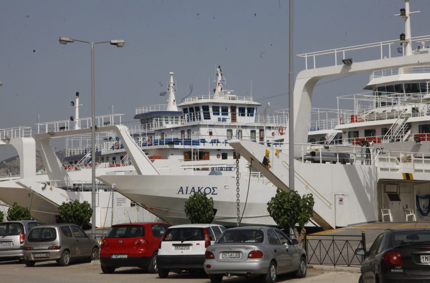  Συνωστισμός στο λιμάνι του Περάματος και απαγόρευση μετάβασης στη Σαλαμίνα – Η παρεξήγηση με το sms στο 13033