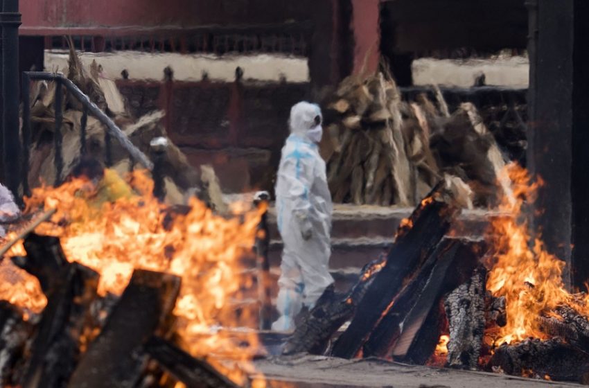  Τραγωδία διαρκείας στην Ινδία – Ένας θάνατος κάθε 4 λεπτά από covid