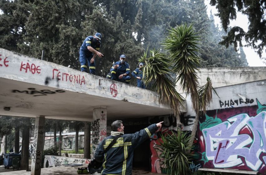  Φωτιά σε κτίριο μέσα στο άλσος της Καισαριανής