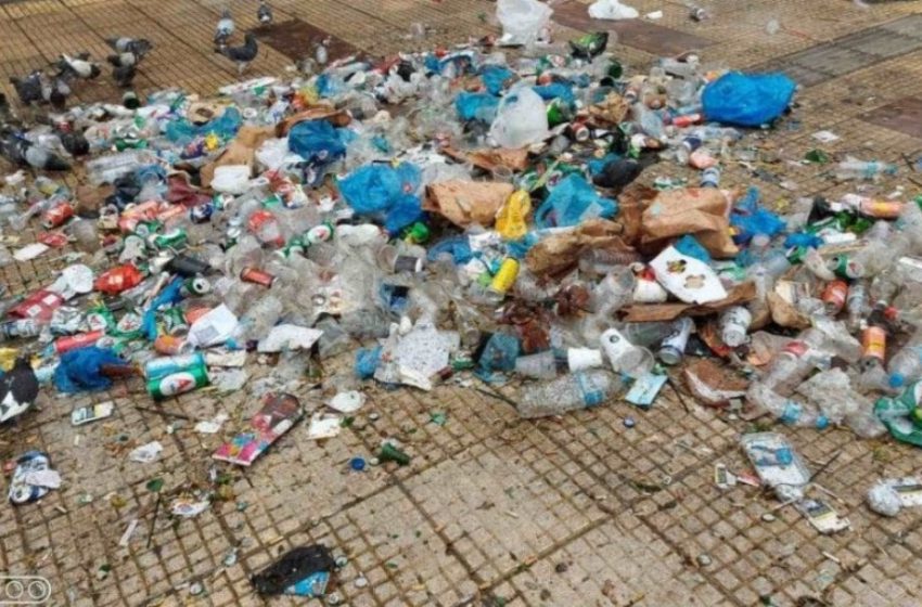  Κυψέλη: Χωματερή η πλατεία, βρέθηκε μολότοφ στα σκουπίδια