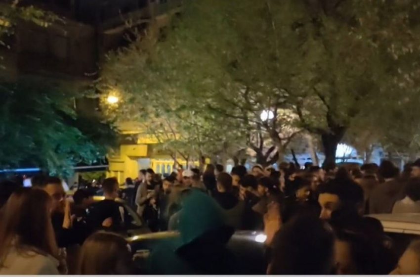  Σηκώνει ψηλά τα χέρια η Αστυνομία για τα κορονο-πάρτι: “Είμαστε δεμένοι από τον λαιμό”