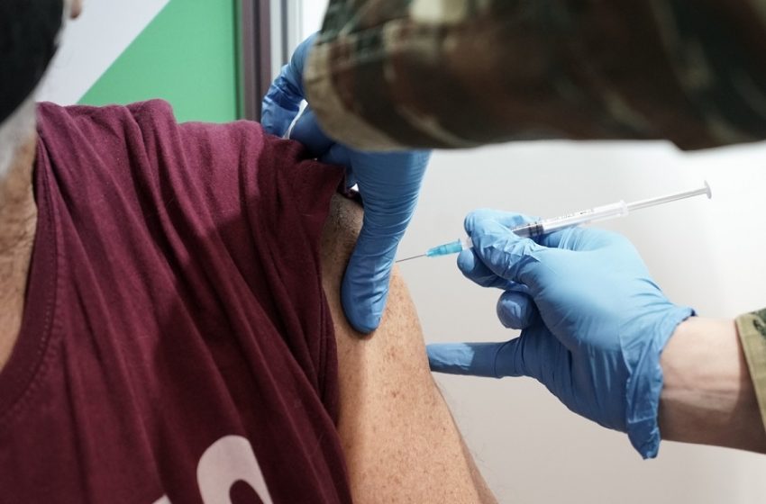 Ιταλία: Το εμβόλιο της Astrazeneca συστήνεται για τους άνω των 60