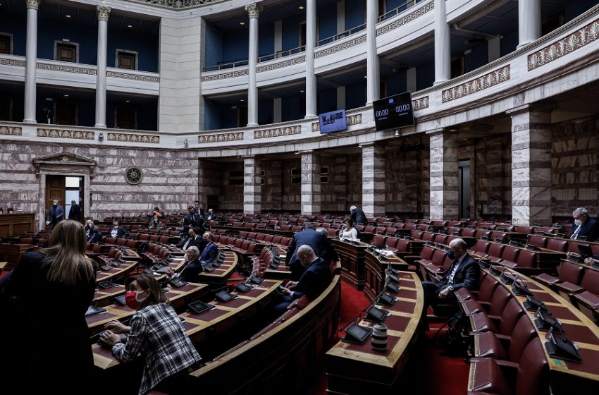  Προειδοποίηση ΣΥΡΙΖΑ σε Τασούλα: Αλλαγή λειτουργίας αλλιώς θα απέχουμε