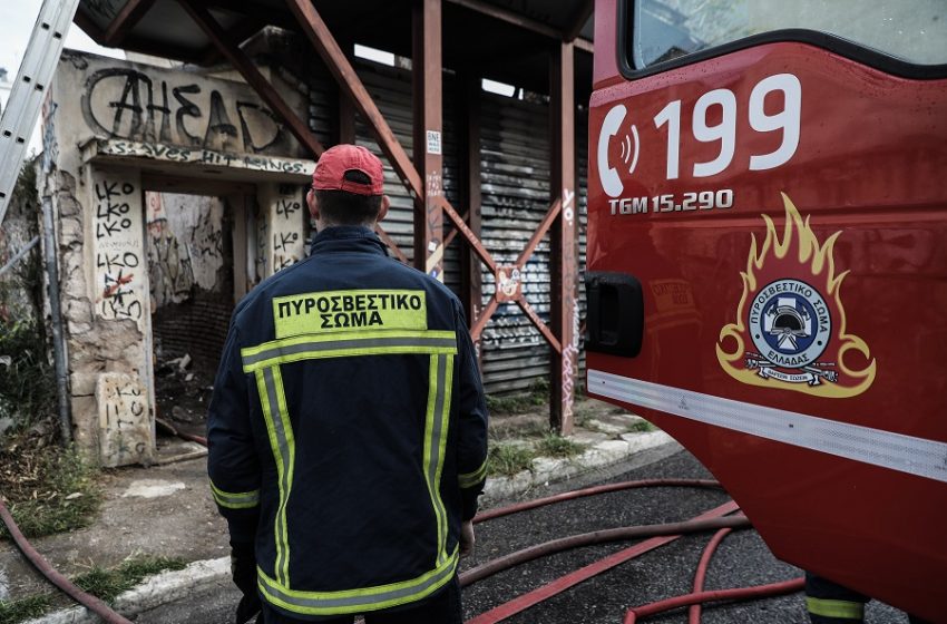  Φωτιά σε συνεργείο αυτοκινήτων στη Νέα Ιωνία