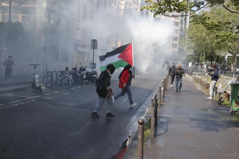  Συγκρούσεις της αστυνομίας με φιλο-παλαιστίνιους διαδηλωτές  στο Παρίσι