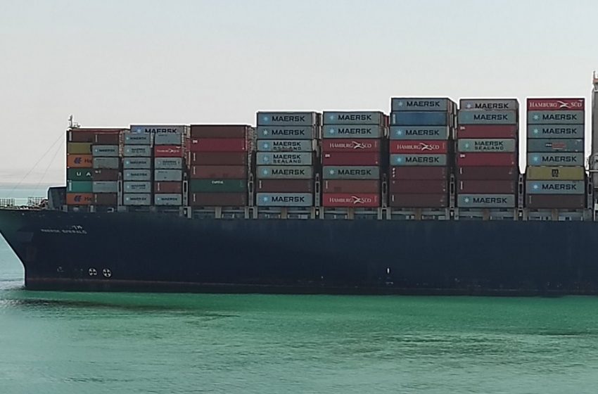  Διώρυγα Σουέζ: Προσάραξε και νέο εμπορικό πλοίο