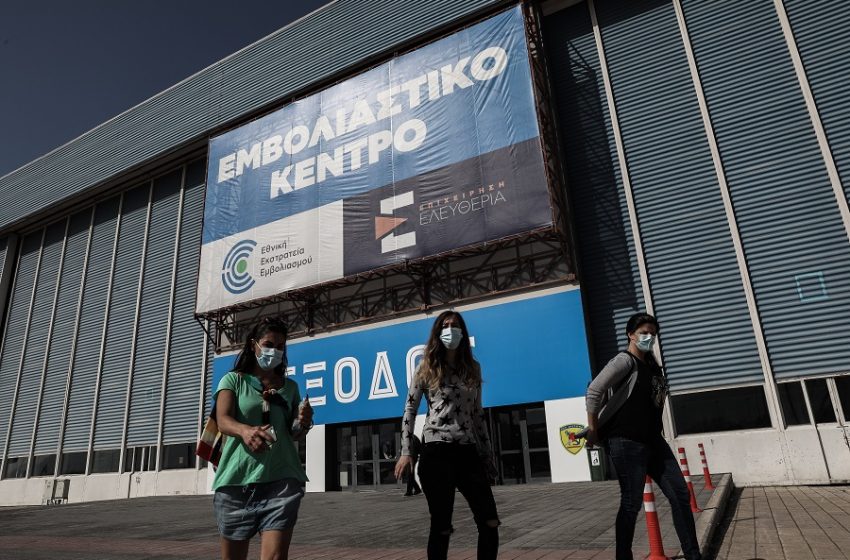  Συνδυασμός εμβολίων: Τι θα ισχύσει στην Ελλάδα μετά τις μελέτες – Ο Γκίκας Μαγιορκίνης μιλά στο libre