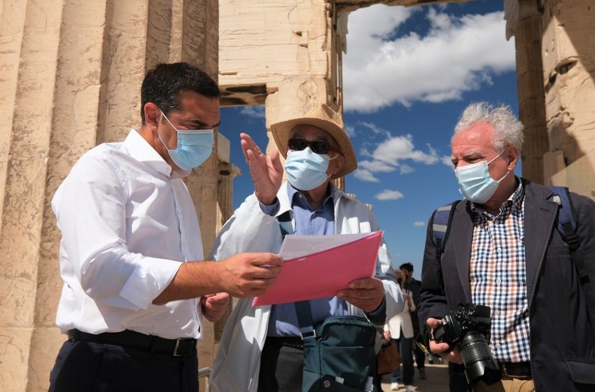  Τσίπρας στην Ακρόπολη: Σταματήστε να κακοποιείτε την πολιτιστική μας κληρονομιά