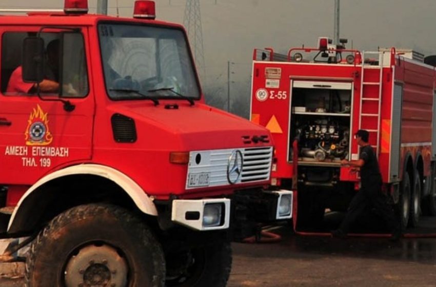  Πυρκαγιά στη Βάρη από κεραυνό – Άμεση επέμβαση της πυροσβεστικής