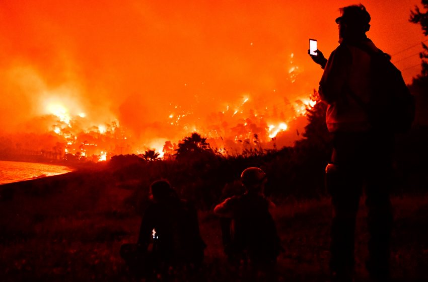  Γερμανική Τηλεόραση: “Στην Ελλάδα καίγονται ξανά δάση και χωριά – Ο καπνός έφτασε μέχρι την Αθήνα”